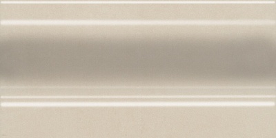 Плинтус Параллель бежевый светлый матовый 20x10x1,4